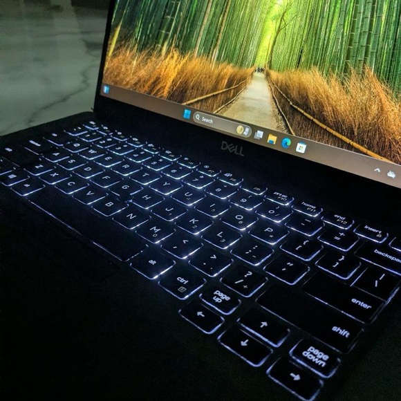 High End Dell Laptop - Picture 5 of 8